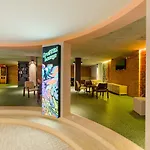 Ξενοδοχείο Kristal 4*
