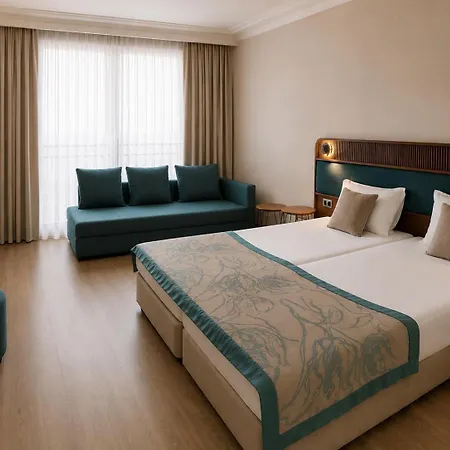 Ξενοδοχείο Kristal 4*
